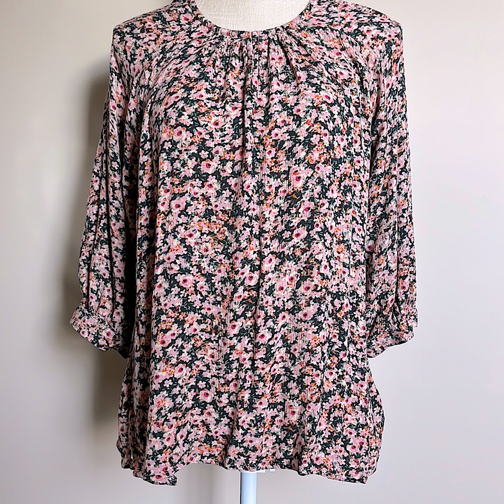 🌸 3/$25 Maurice’s floral print blouse